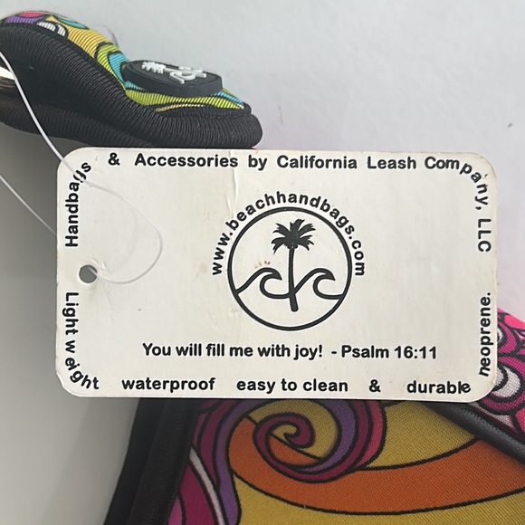 Beach by CLC. Mod art design, like new inside zipper pocket front zipper pocket - Picture 7 of 16